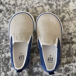 Gap sneakers size 6